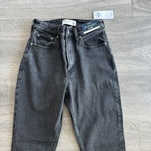 Abercrombie & Fitch High Rise Mom Jeans